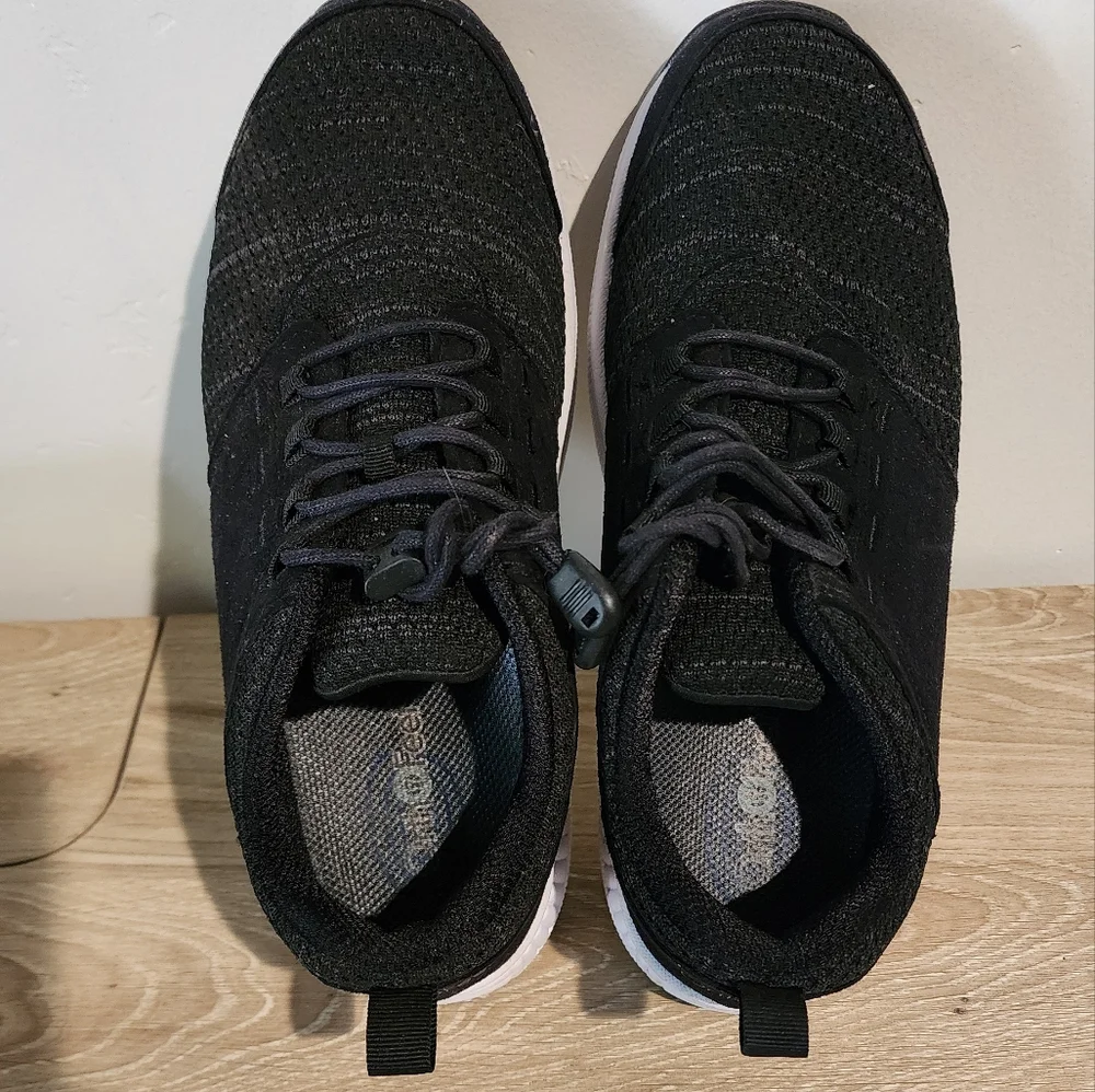 Orthofeet shoes - Picture 4 of 5